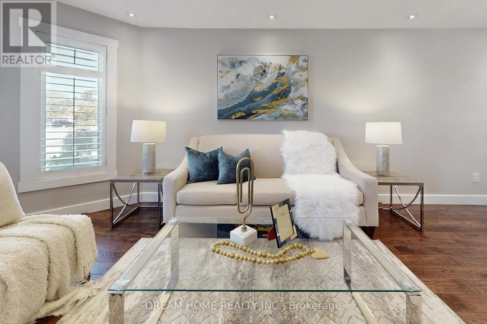 47 VENETIAN CRESCENT
