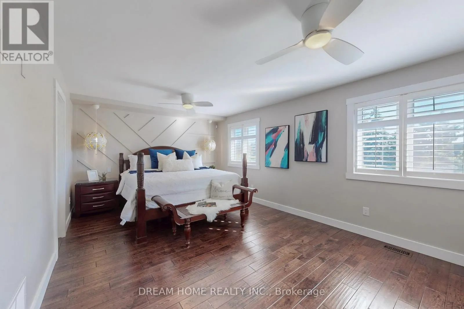 47 VENETIAN CRESCENT
