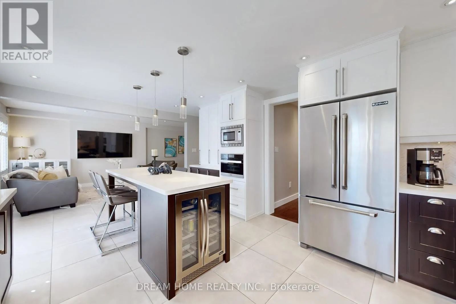 47 VENETIAN CRESCENT