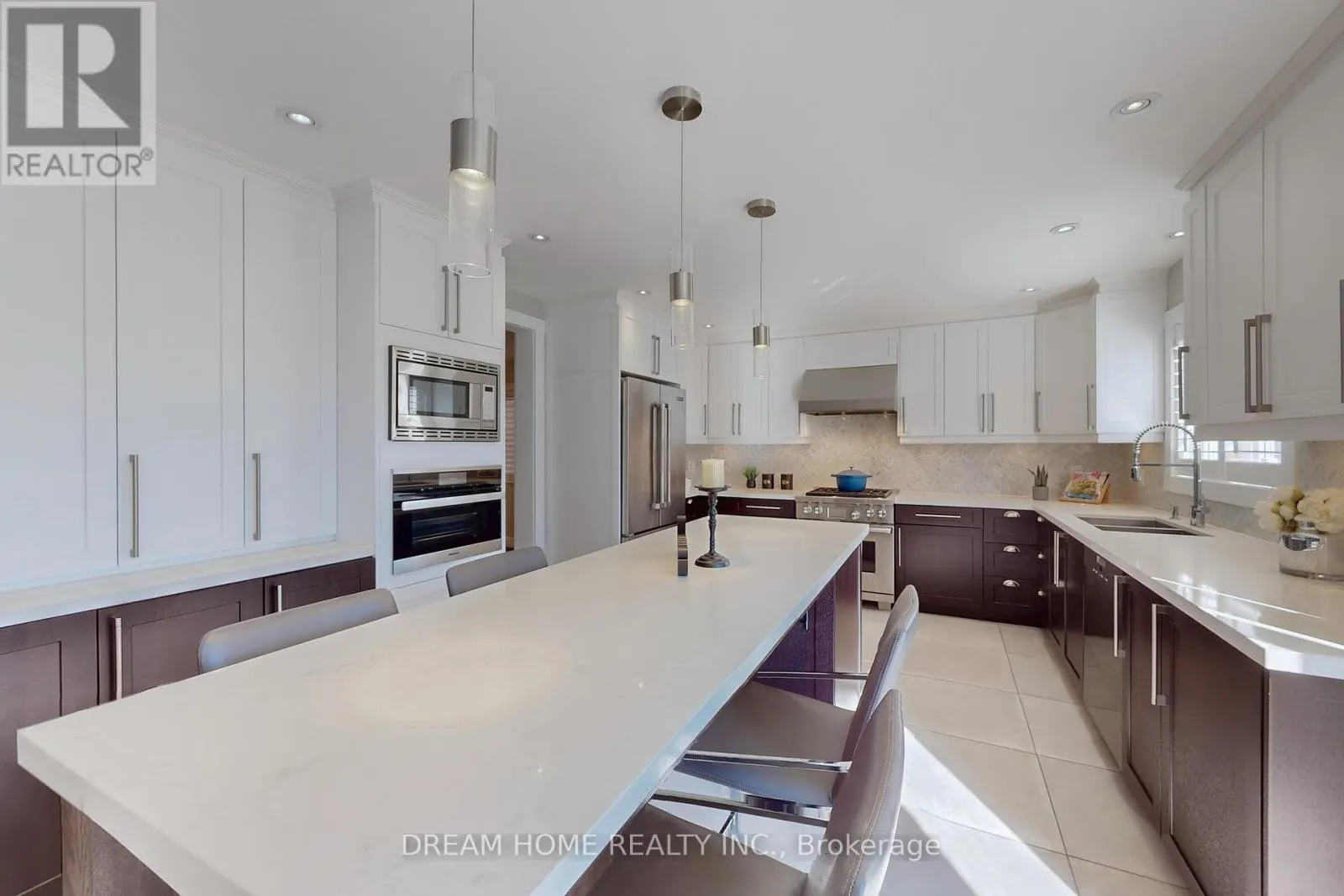 47 VENETIAN CRESCENT