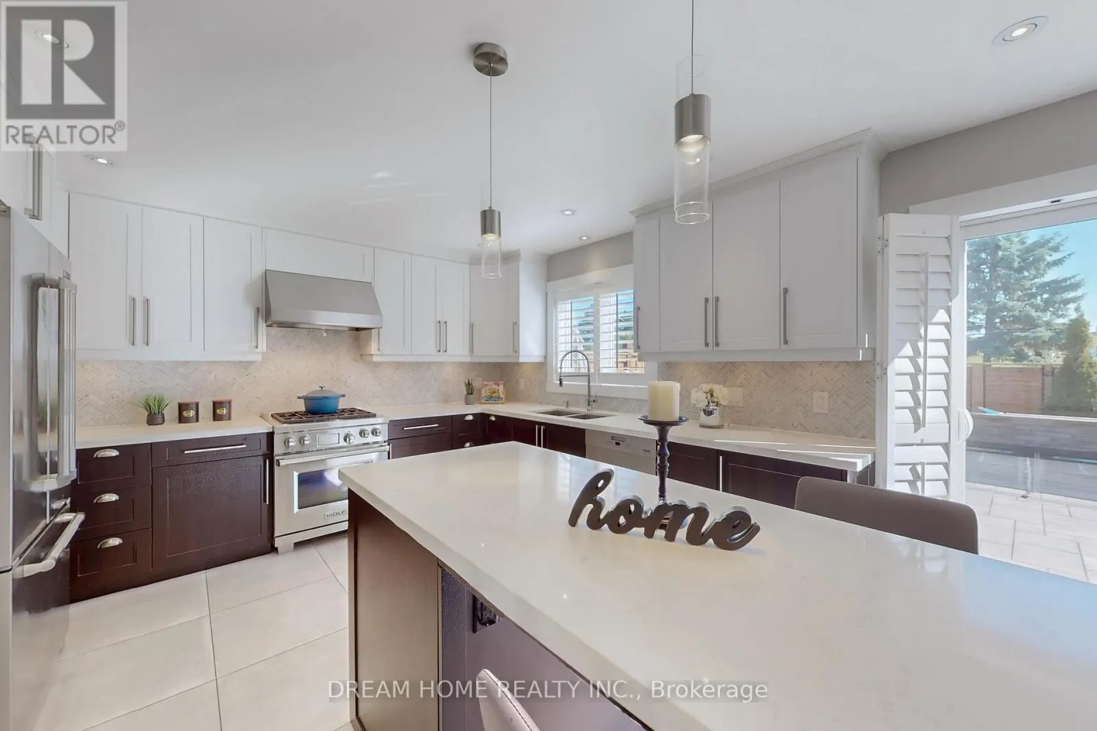 47 VENETIAN CRESCENT