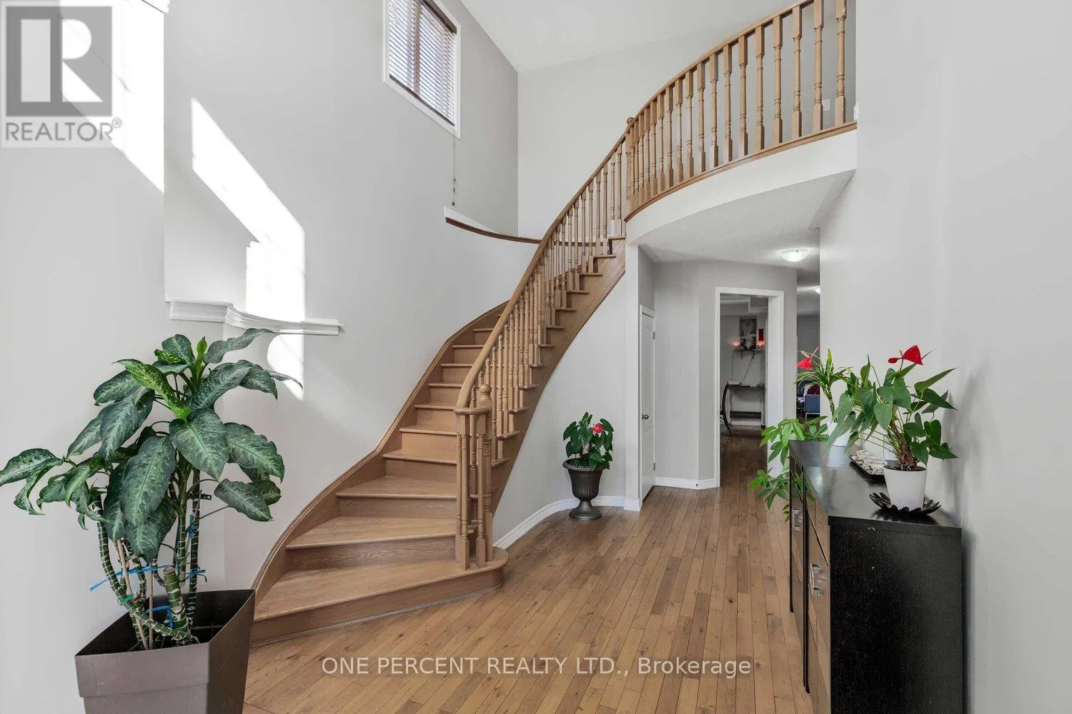 16 MCKENZIE WAY