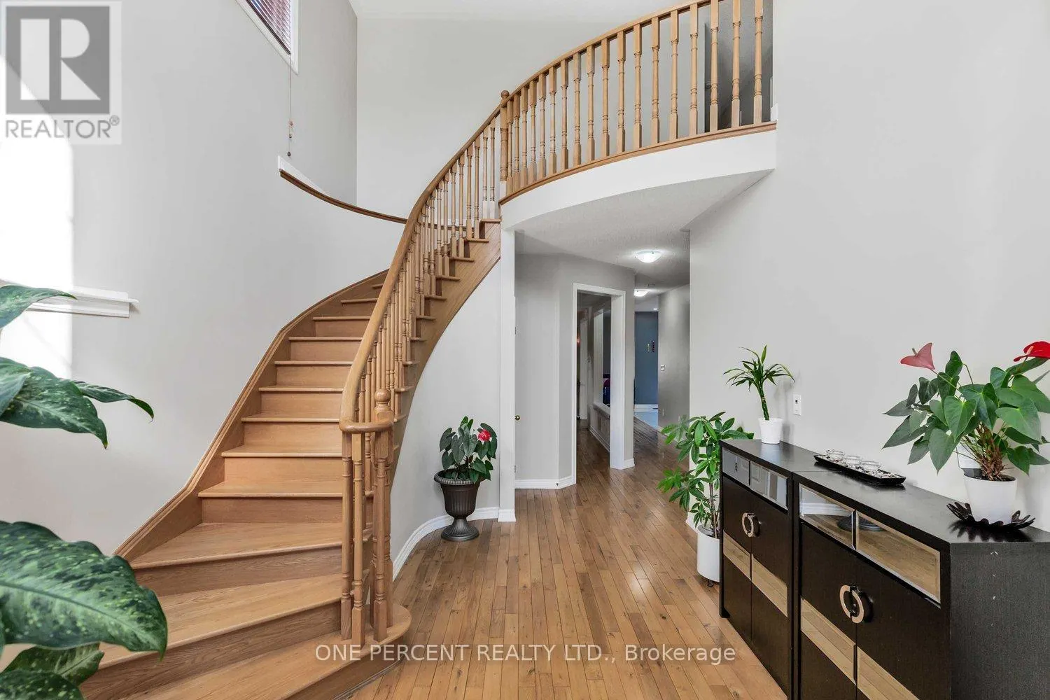 16 MCKENZIE WAY