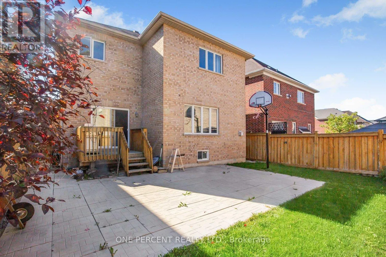 16 MCKENZIE WAY