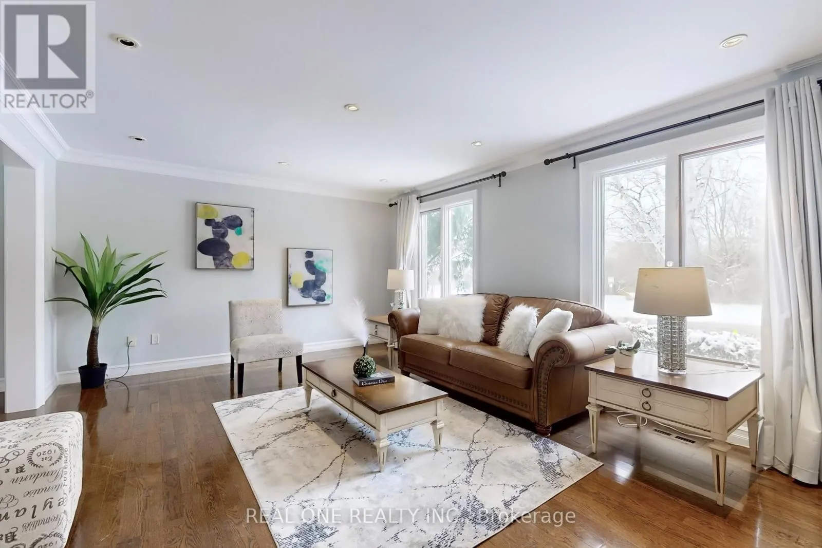 27 AITKEN CIRCLE