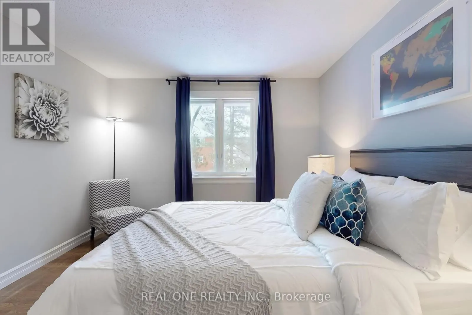 27 AITKEN CIRCLE