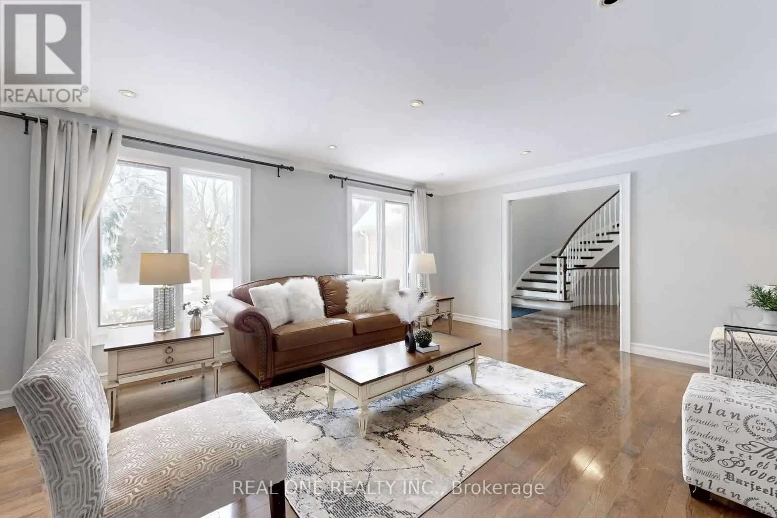 27 AITKEN CIRCLE