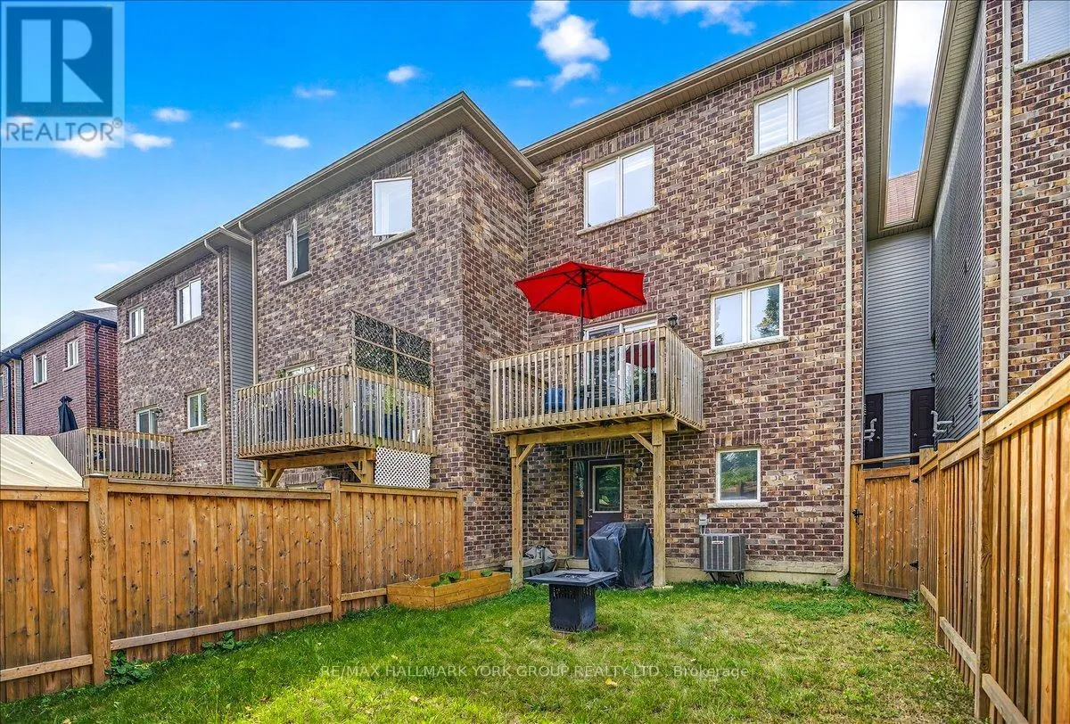 1192 PEELAR CRESCENT