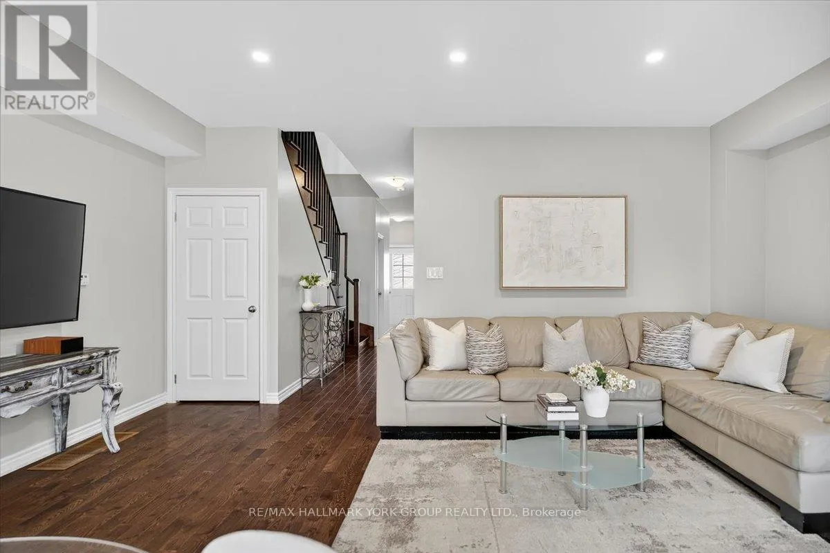 1192 PEELAR CRESCENT