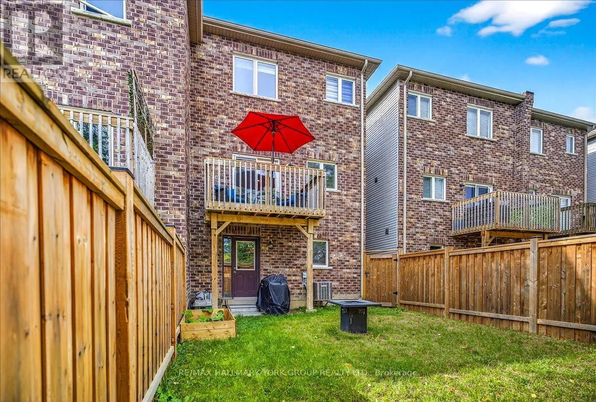 1192 PEELAR CRESCENT