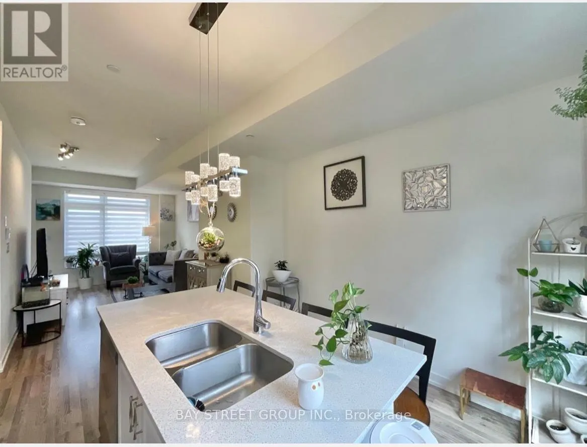 12 - 370 G RED MAPLE ROAD