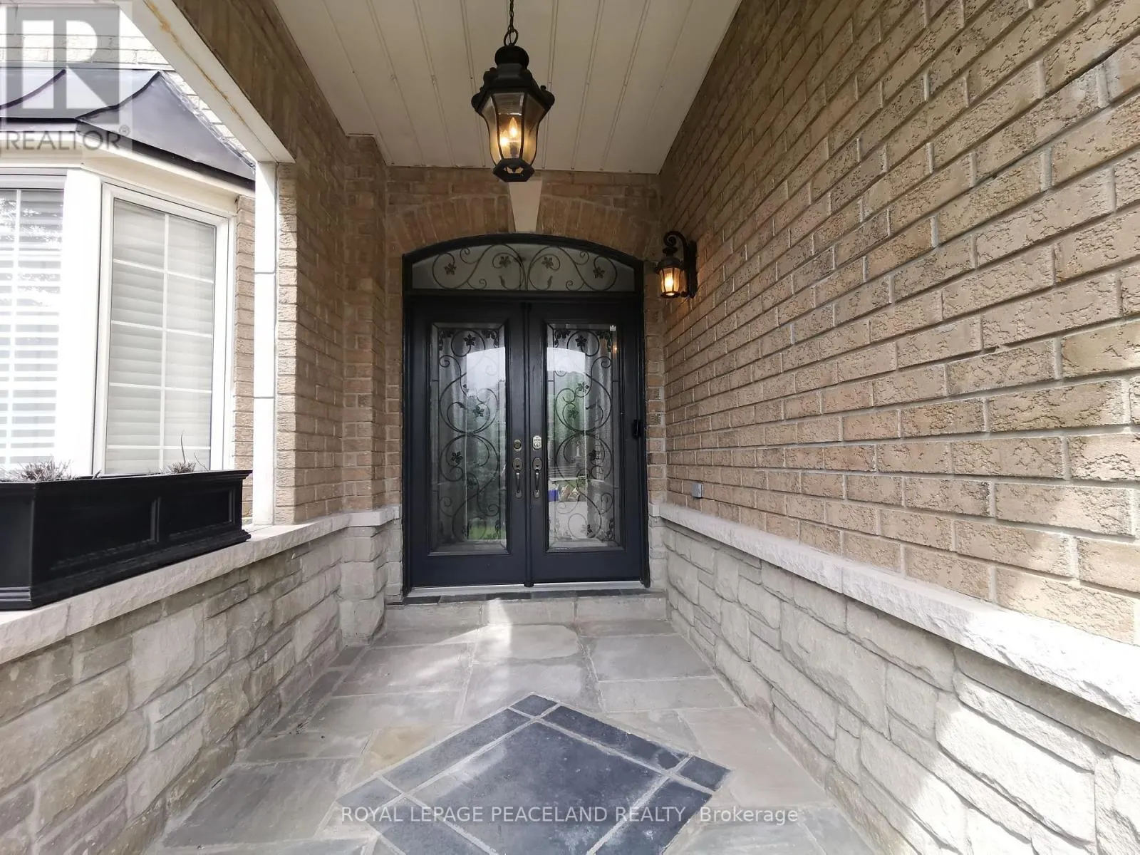 48 BARBERRY CRESCENT