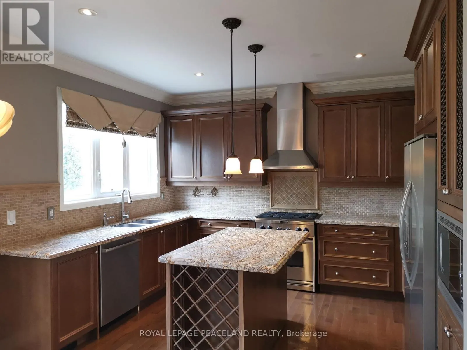 48 BARBERRY CRESCENT