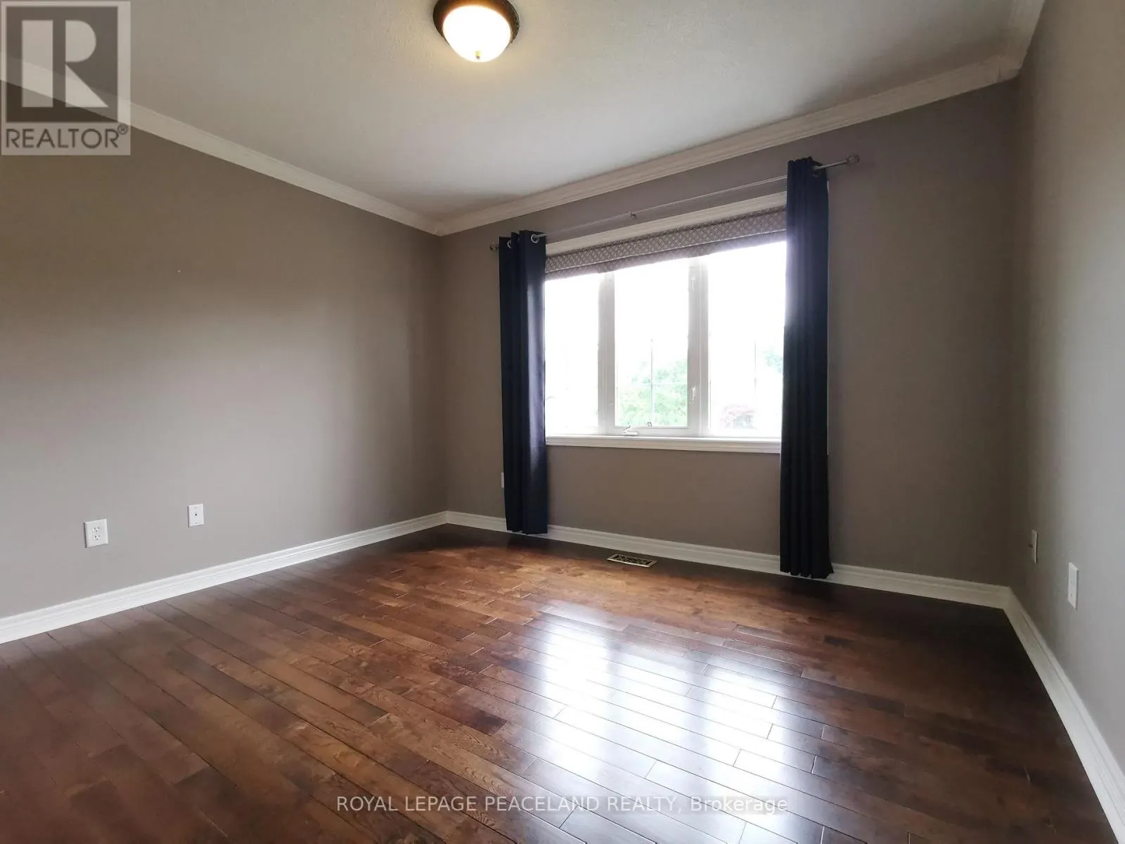 48 BARBERRY CRESCENT
