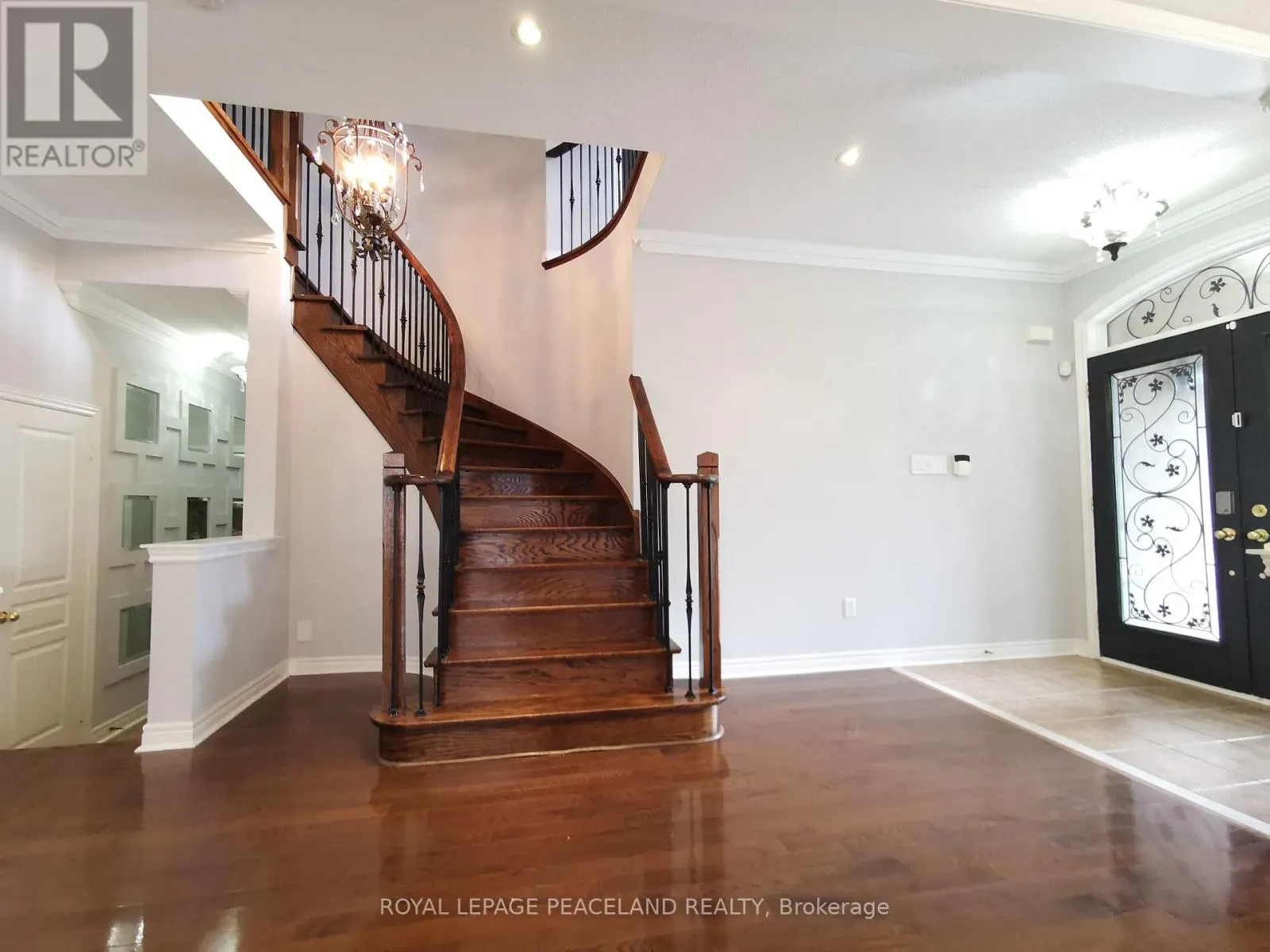48 BARBERRY CRESCENT