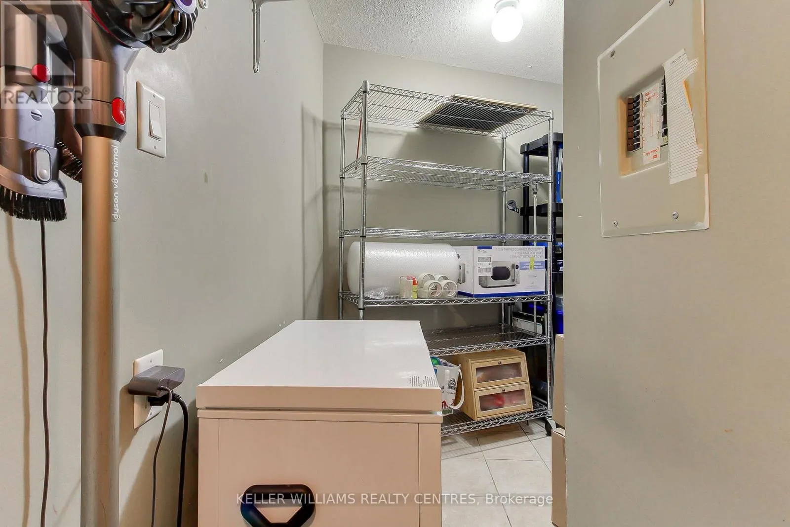 408 - 260 DAVIS DRIVE