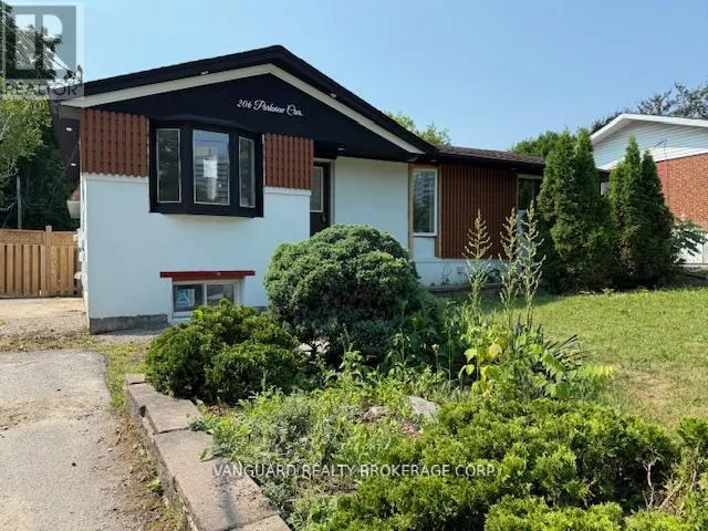 206 PARKVIEW CRESCENT