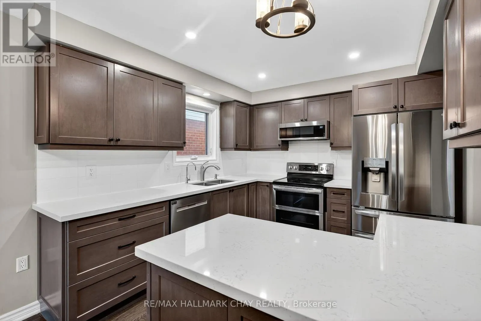 53 MCKNIGHT CRESCENT