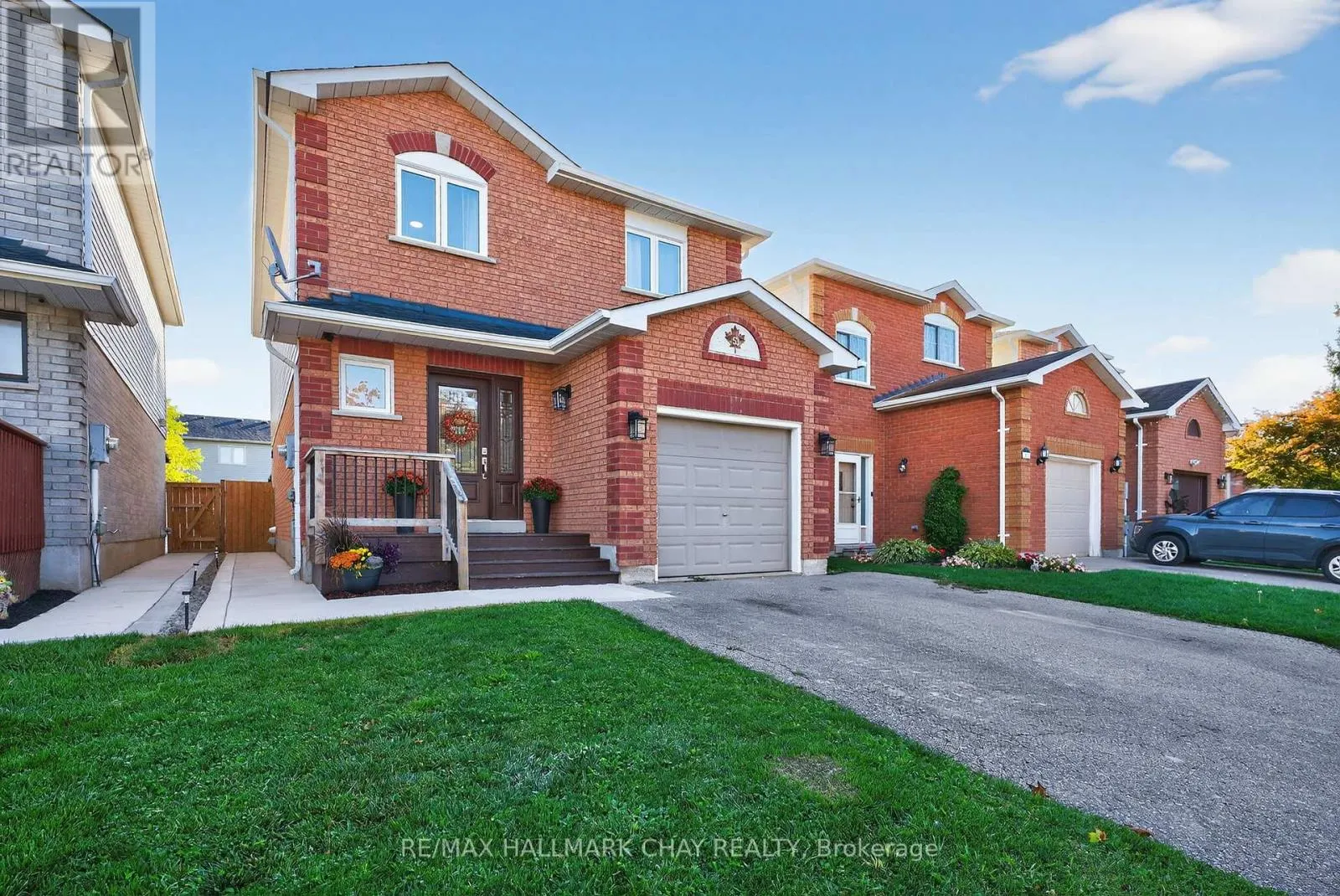 53 MCKNIGHT CRESCENT