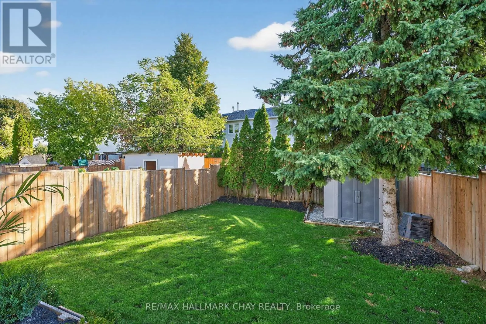 53 MCKNIGHT CRESCENT