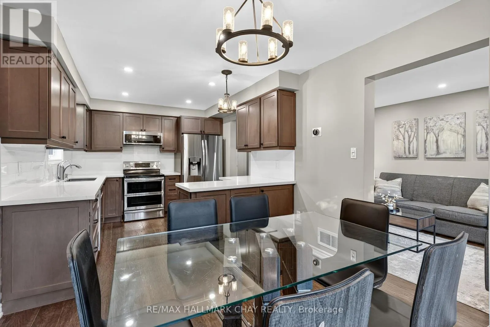 53 MCKNIGHT CRESCENT