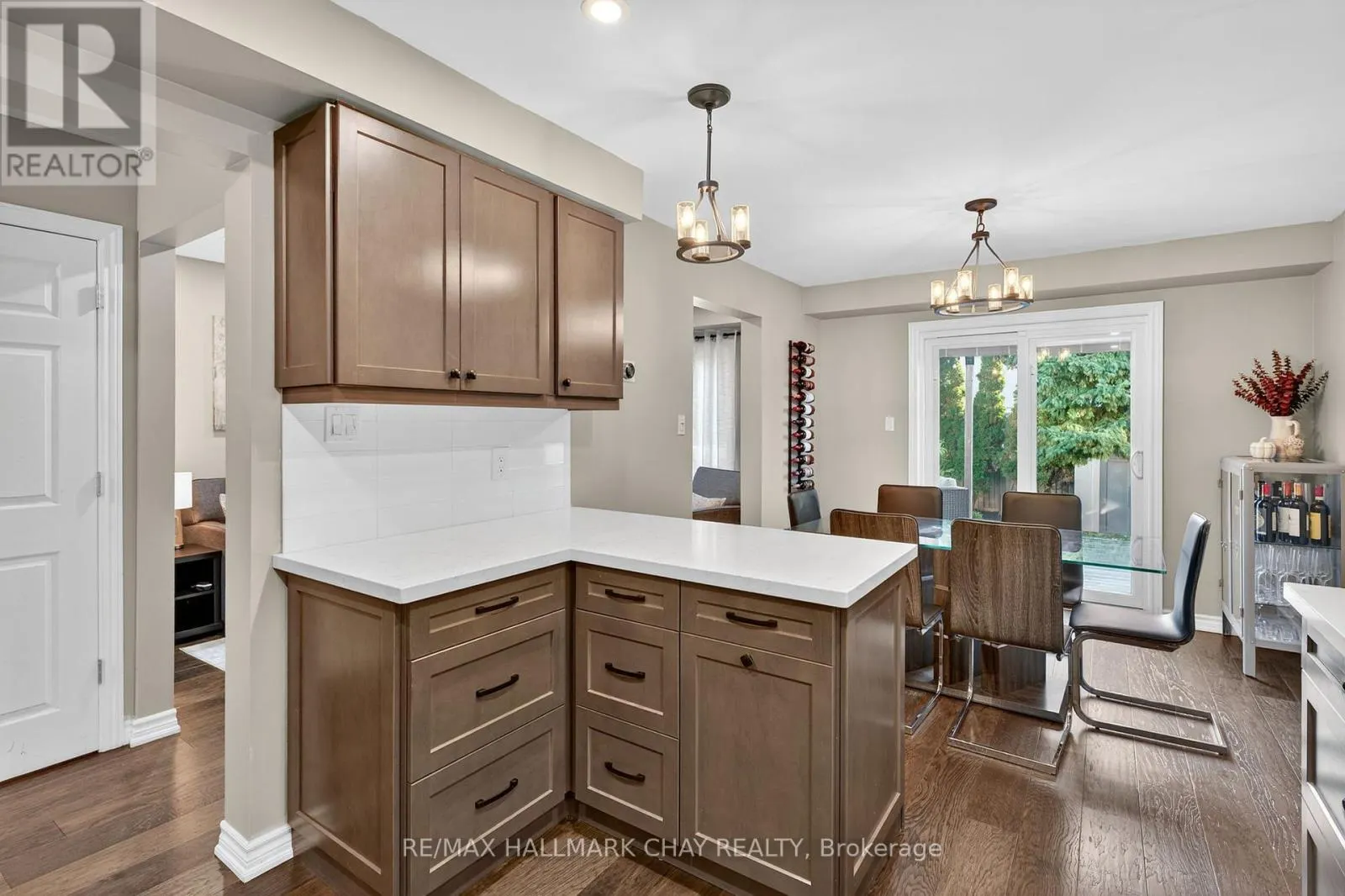 53 MCKNIGHT CRESCENT