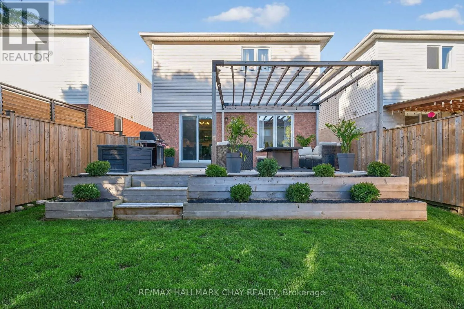 53 MCKNIGHT CRESCENT