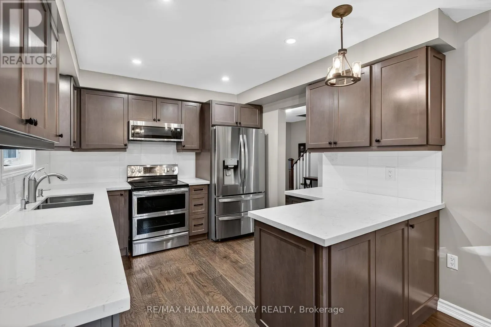 53 MCKNIGHT CRESCENT