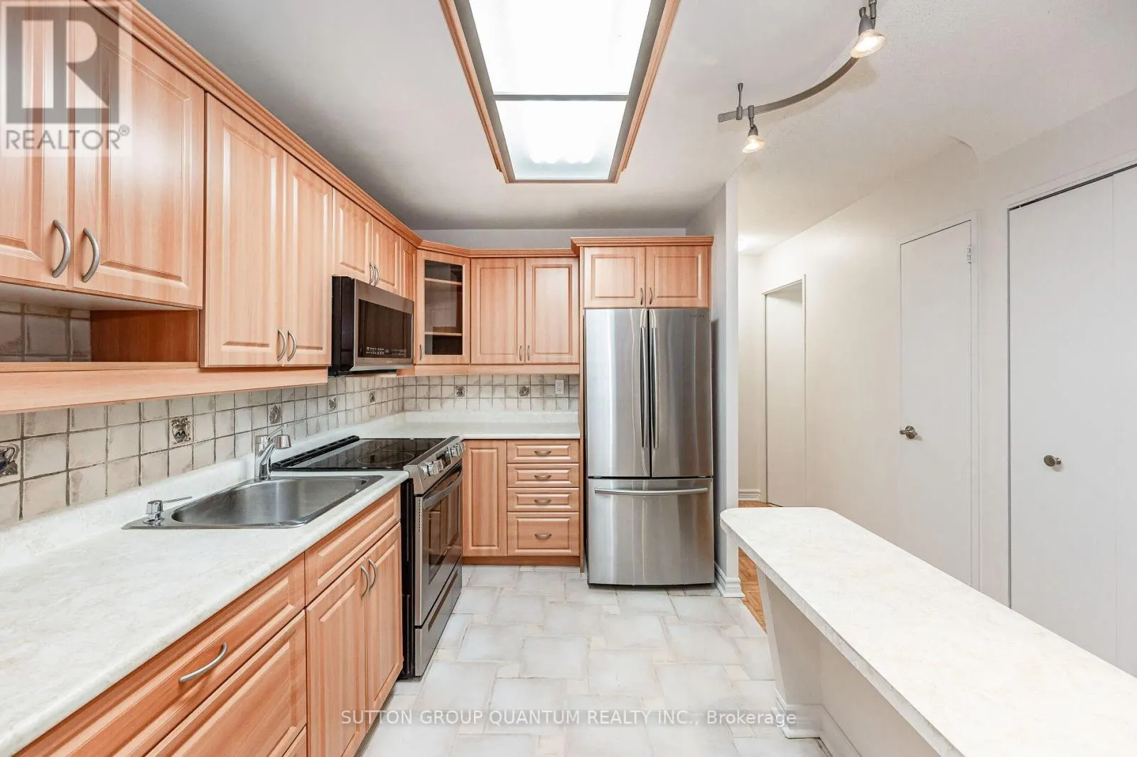 57 - 16B ELGIN STREET