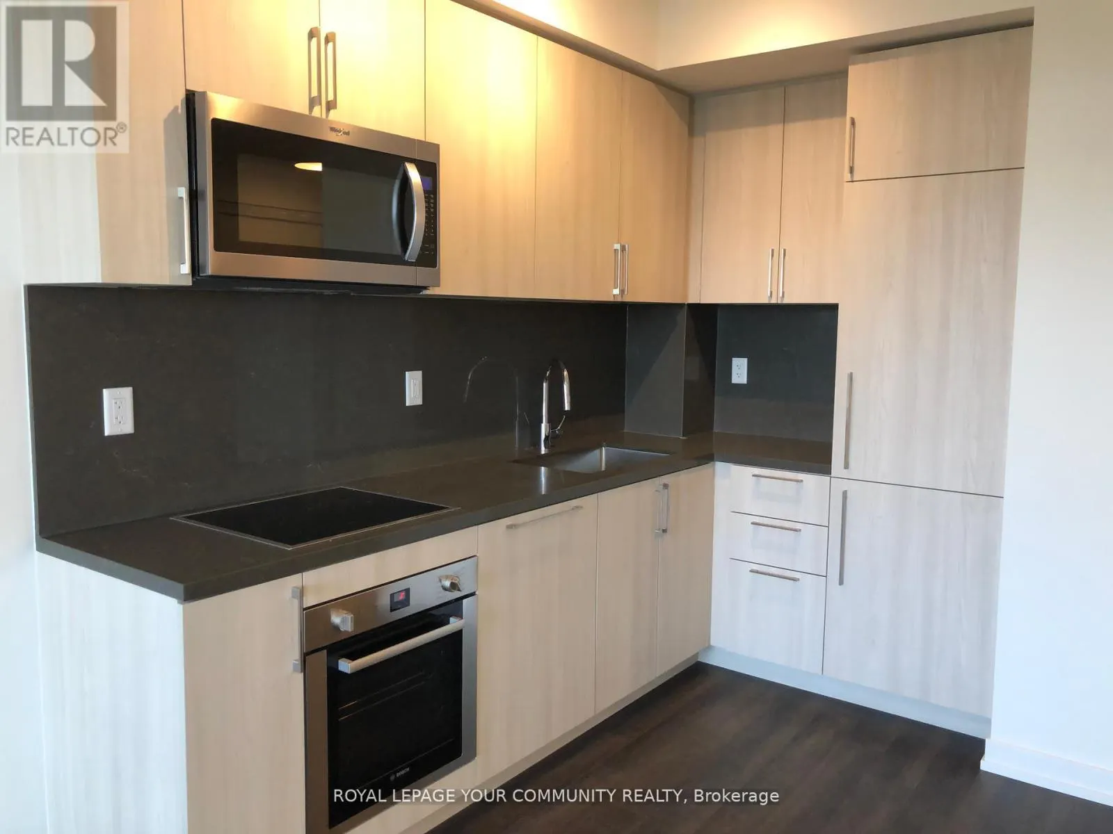 1015 - 1 GRANDVIEW AVENUE