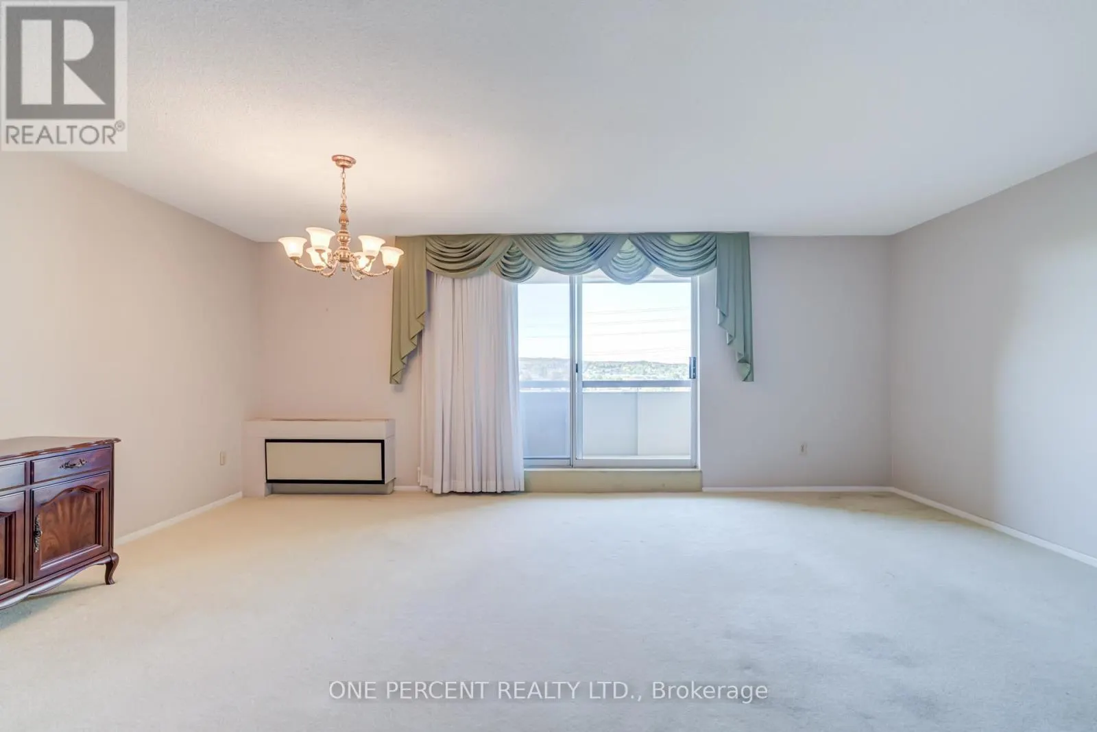 705 - 20 WILLIAM ROE BOULEVARD