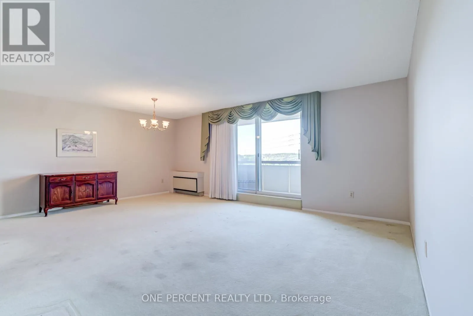 705 - 20 WILLIAM ROE BOULEVARD