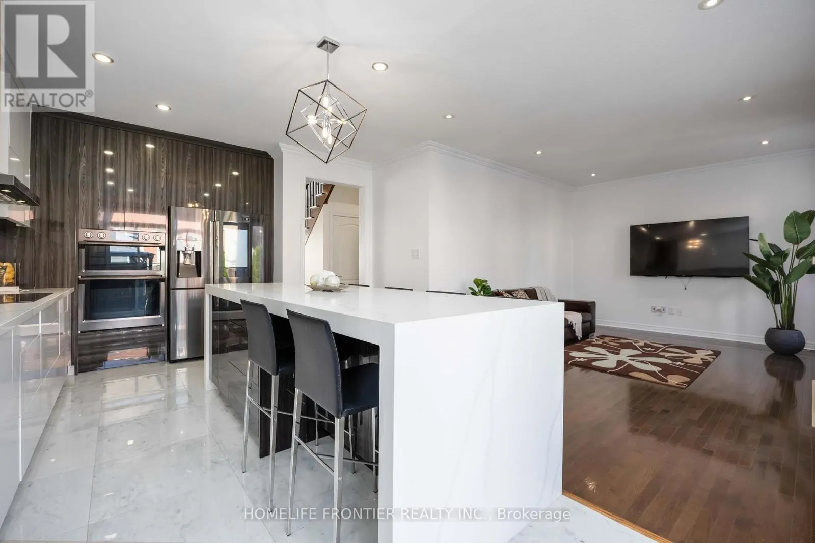 26 BARNSTONE DRIVE