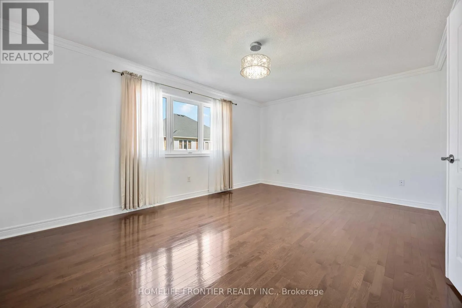 26 BARNSTONE DRIVE