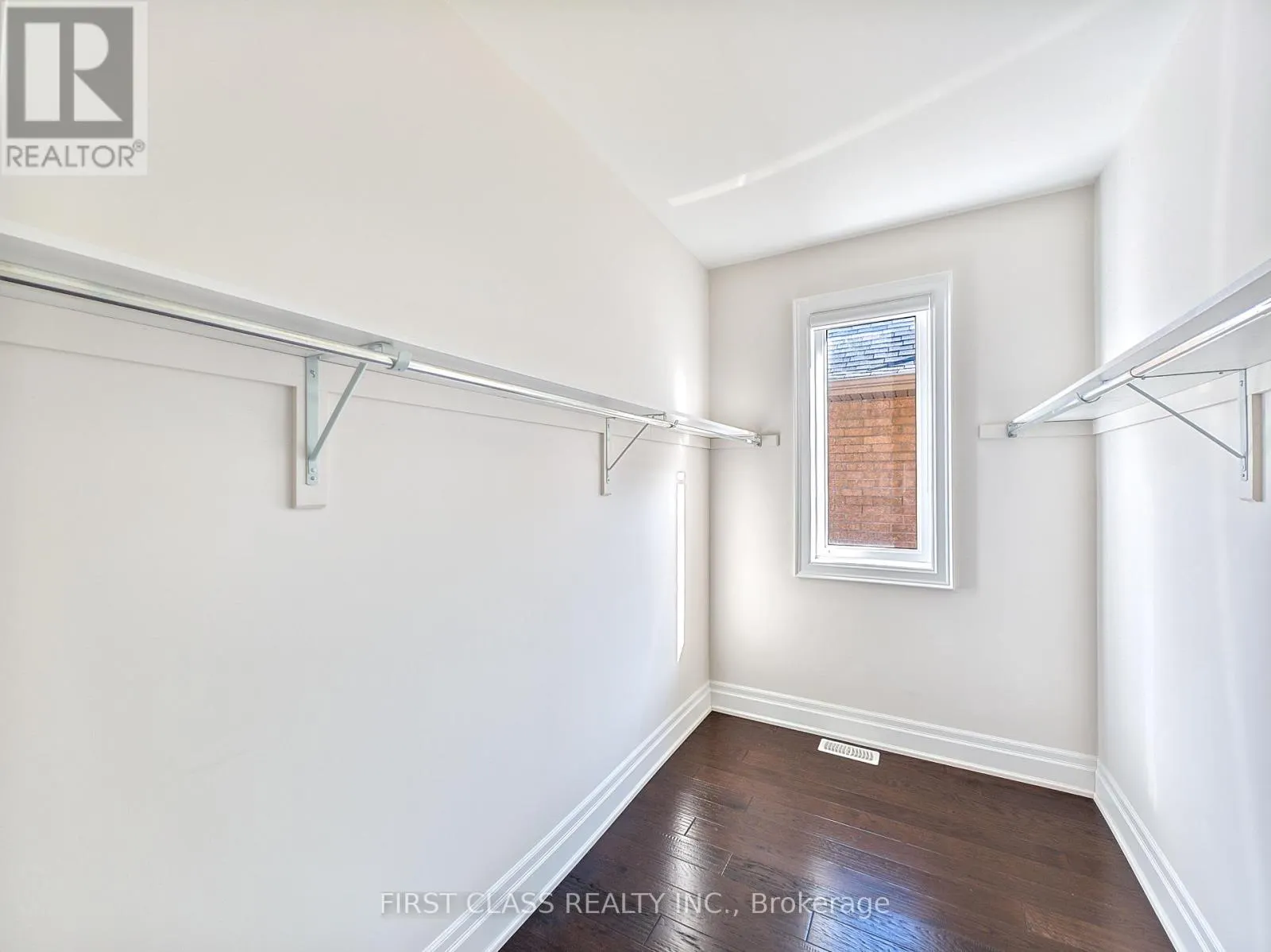 21 RHINE RIVER STREET