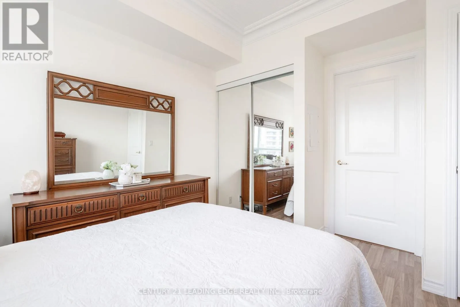 708 - 9225 JANE STREET