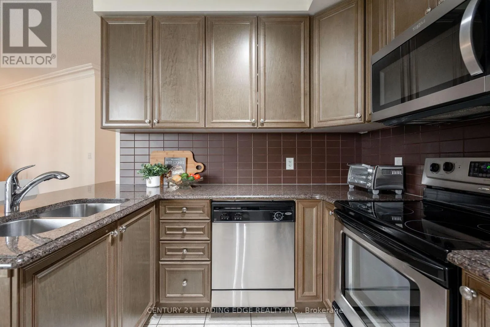 708 - 9225 JANE STREET