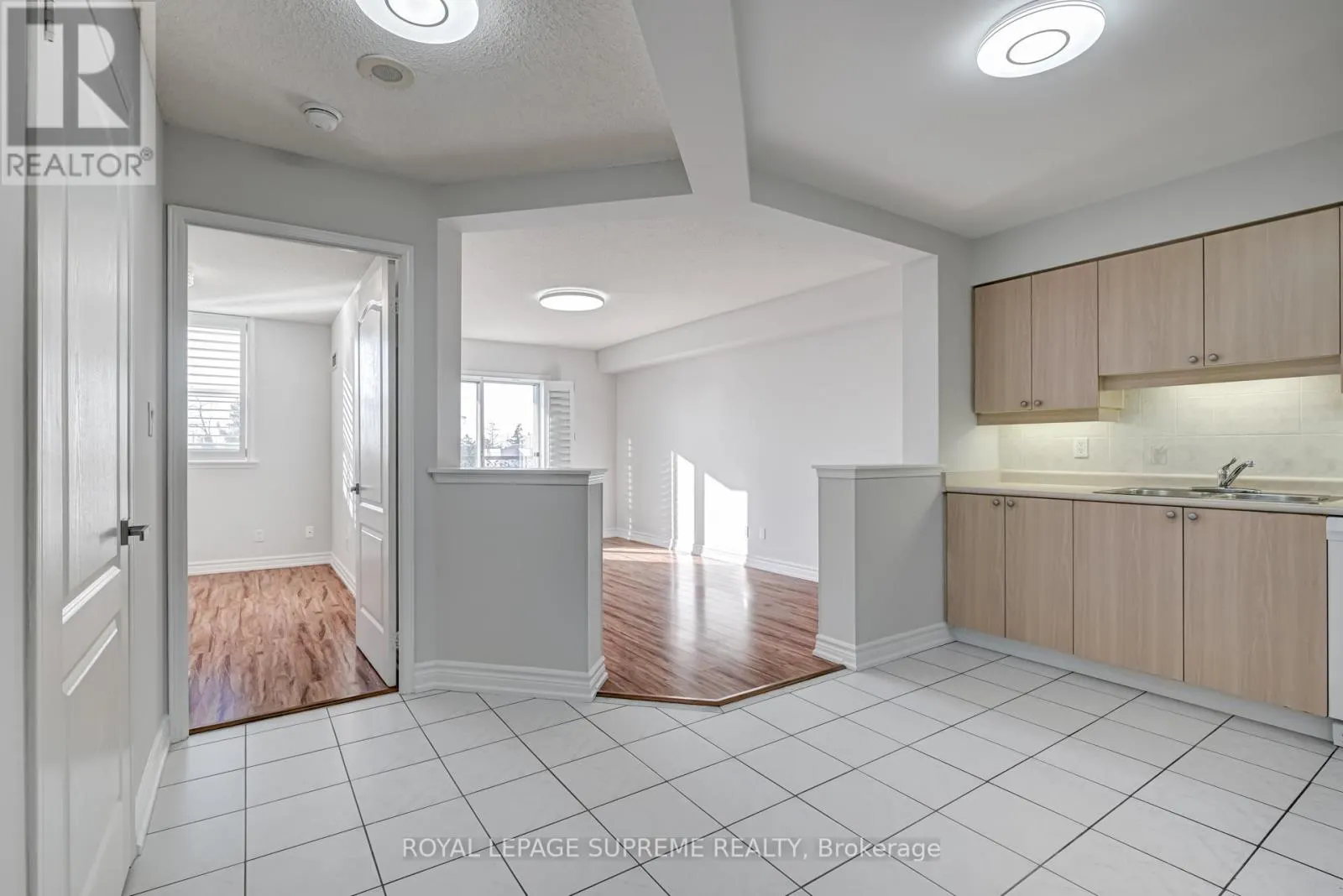 516 - 7373 MARTIN GROVE ROAD