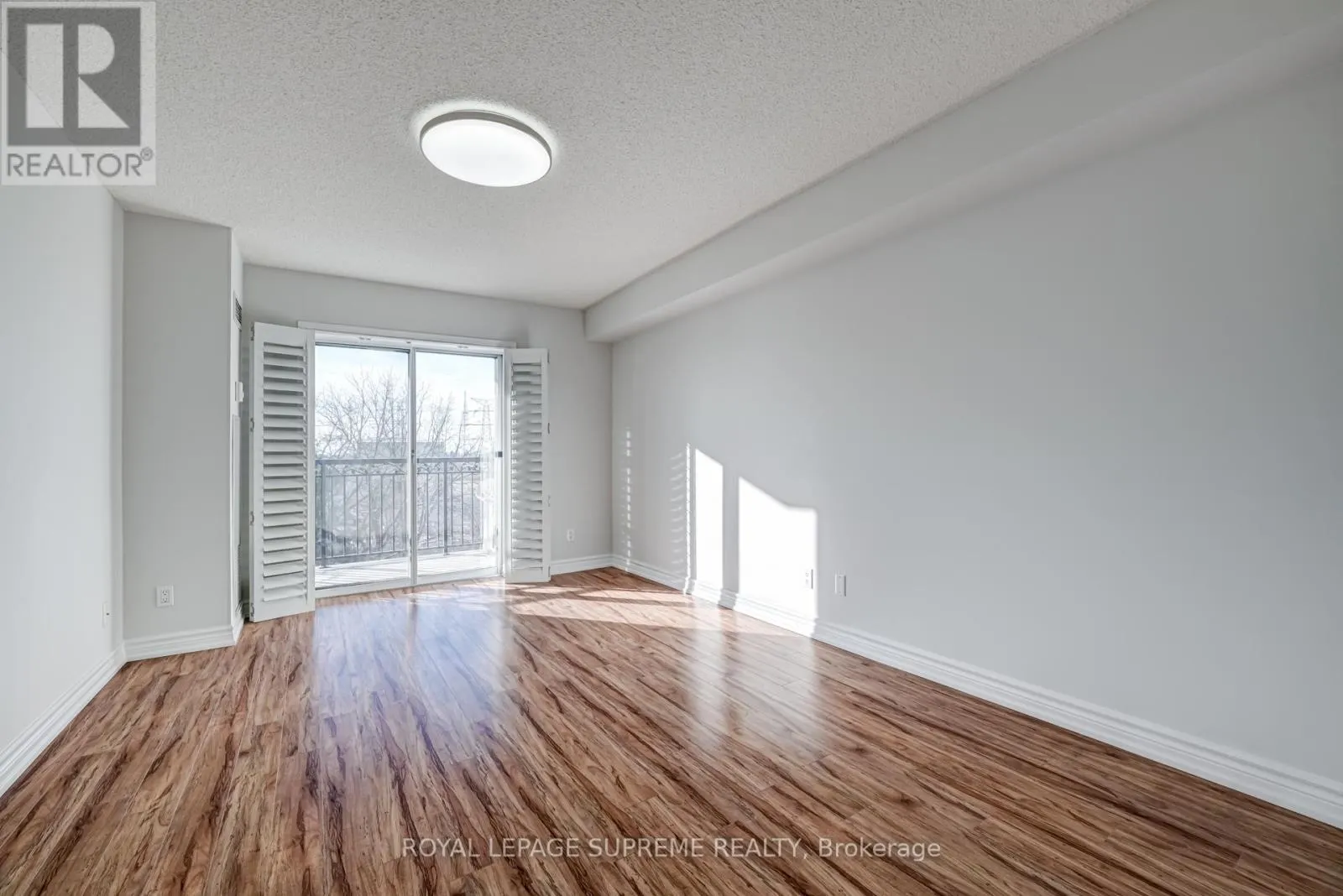 516 - 7373 MARTIN GROVE ROAD