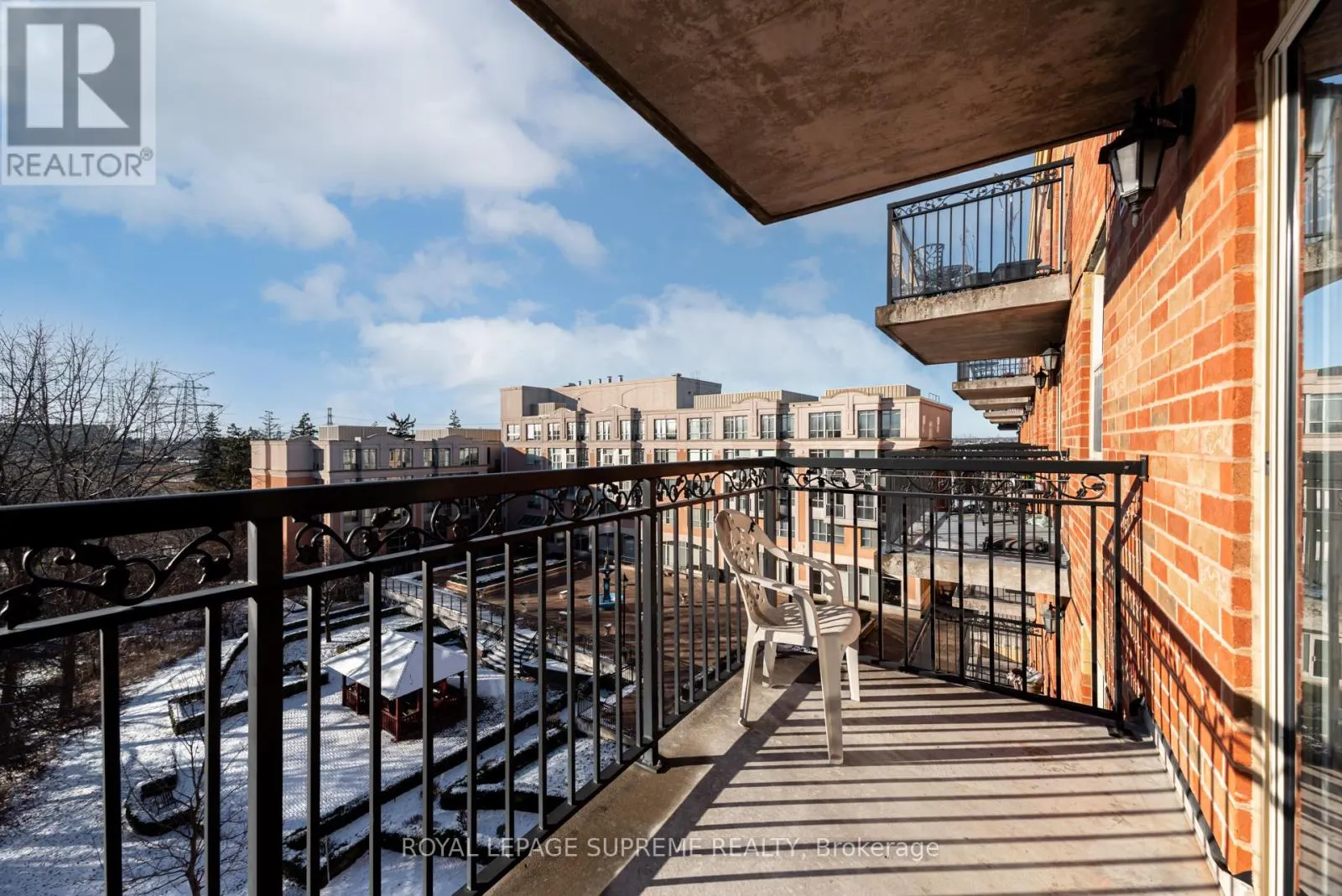 516 - 7373 MARTIN GROVE ROAD