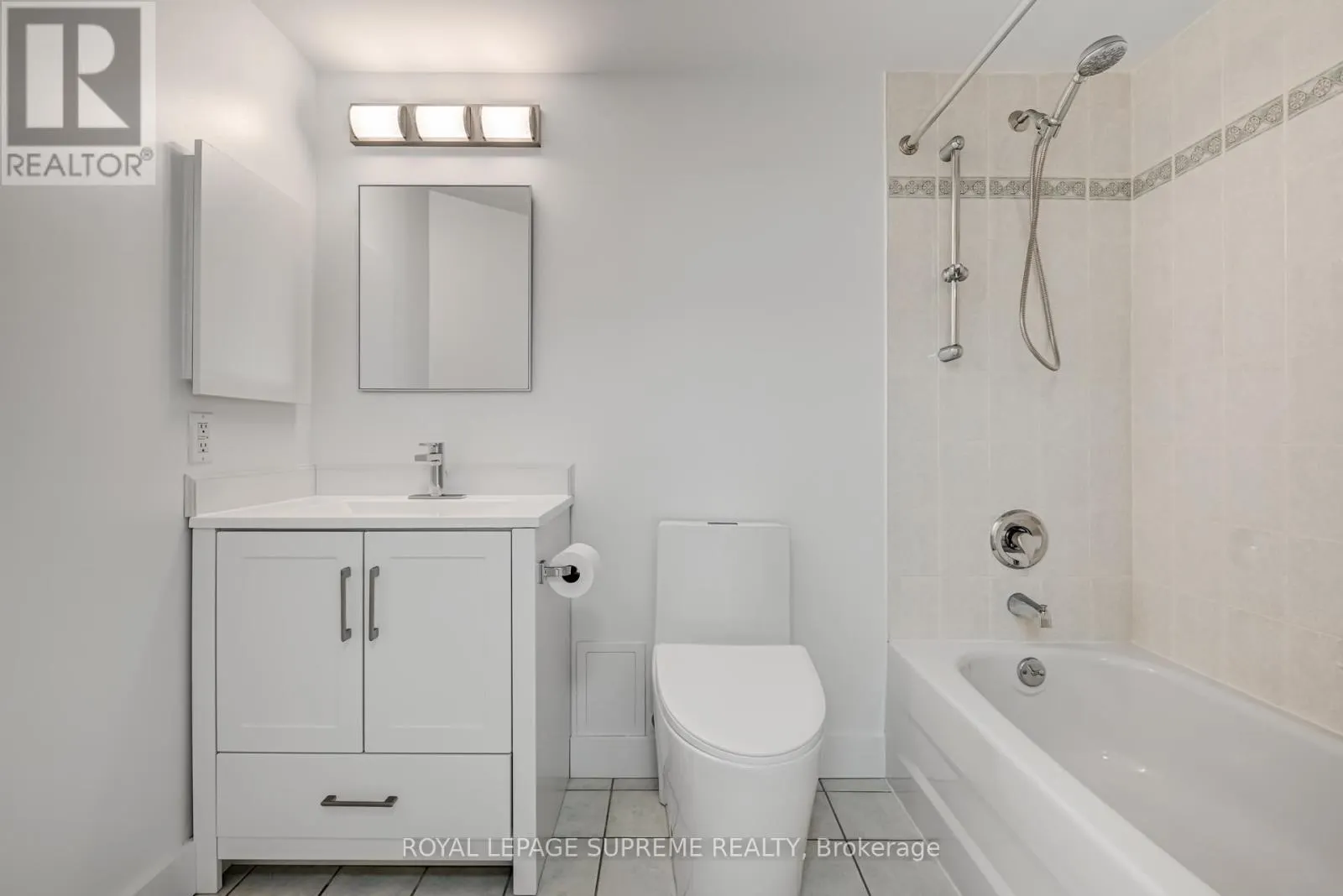 516 - 7373 MARTIN GROVE ROAD