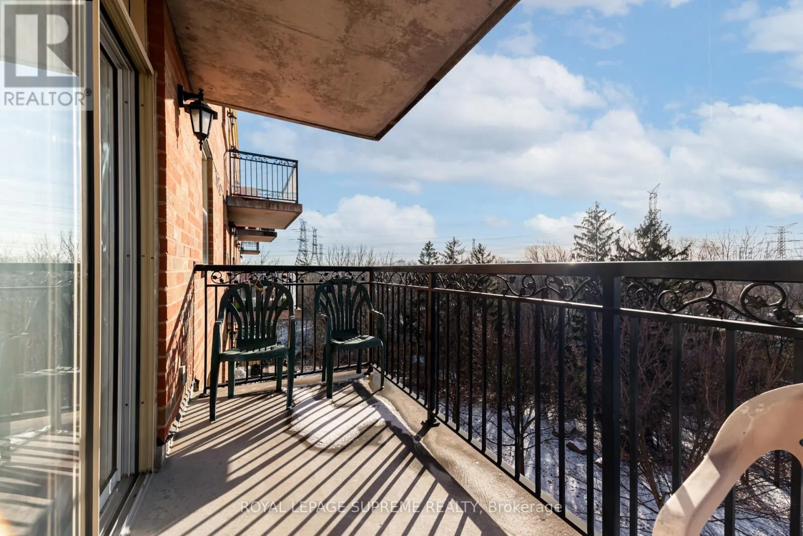 516 - 7373 MARTIN GROVE ROAD
