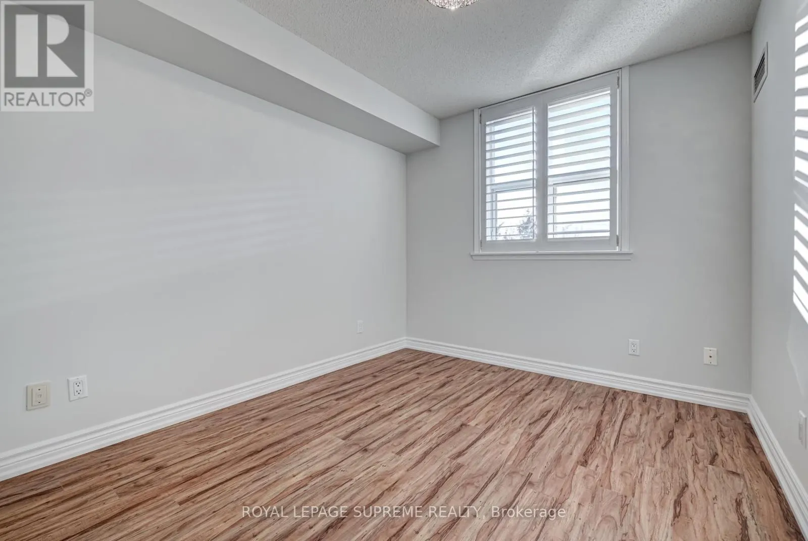 516 - 7373 MARTIN GROVE ROAD