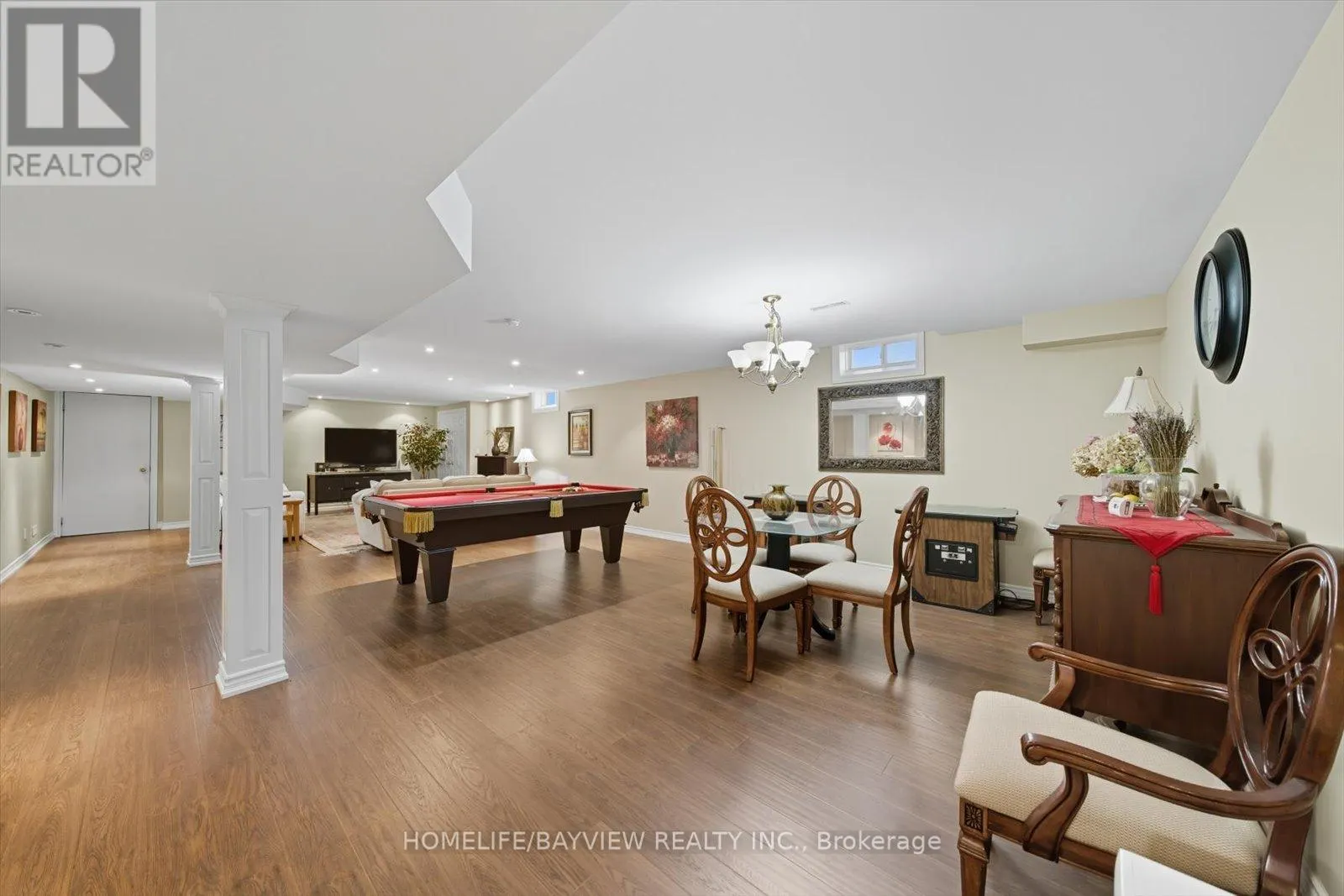 3 CROWLING COURT