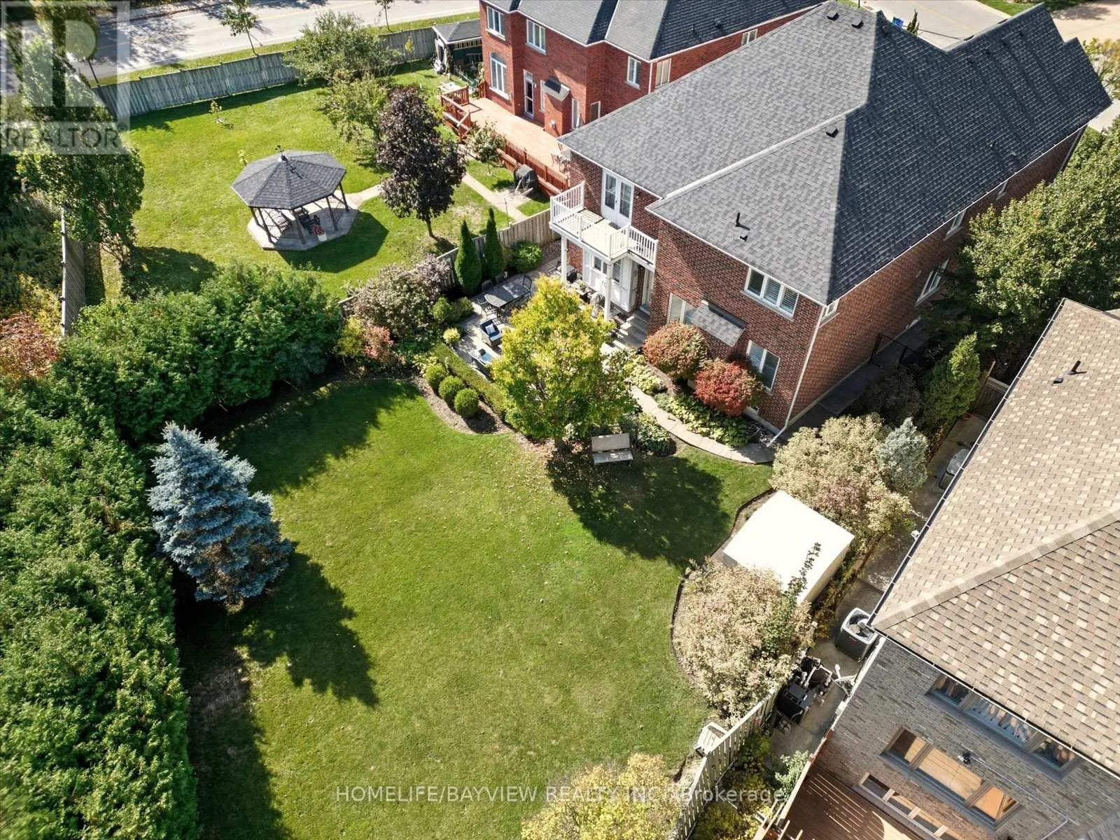 3 CROWLING COURT
