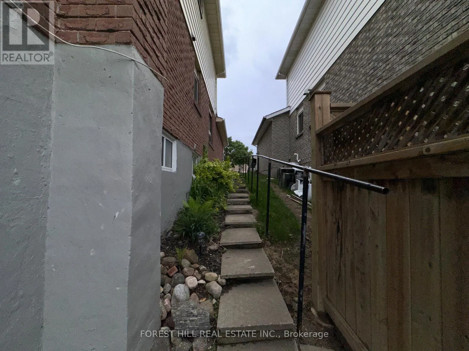 LOWER - 354 BRITANNIA AVENUE