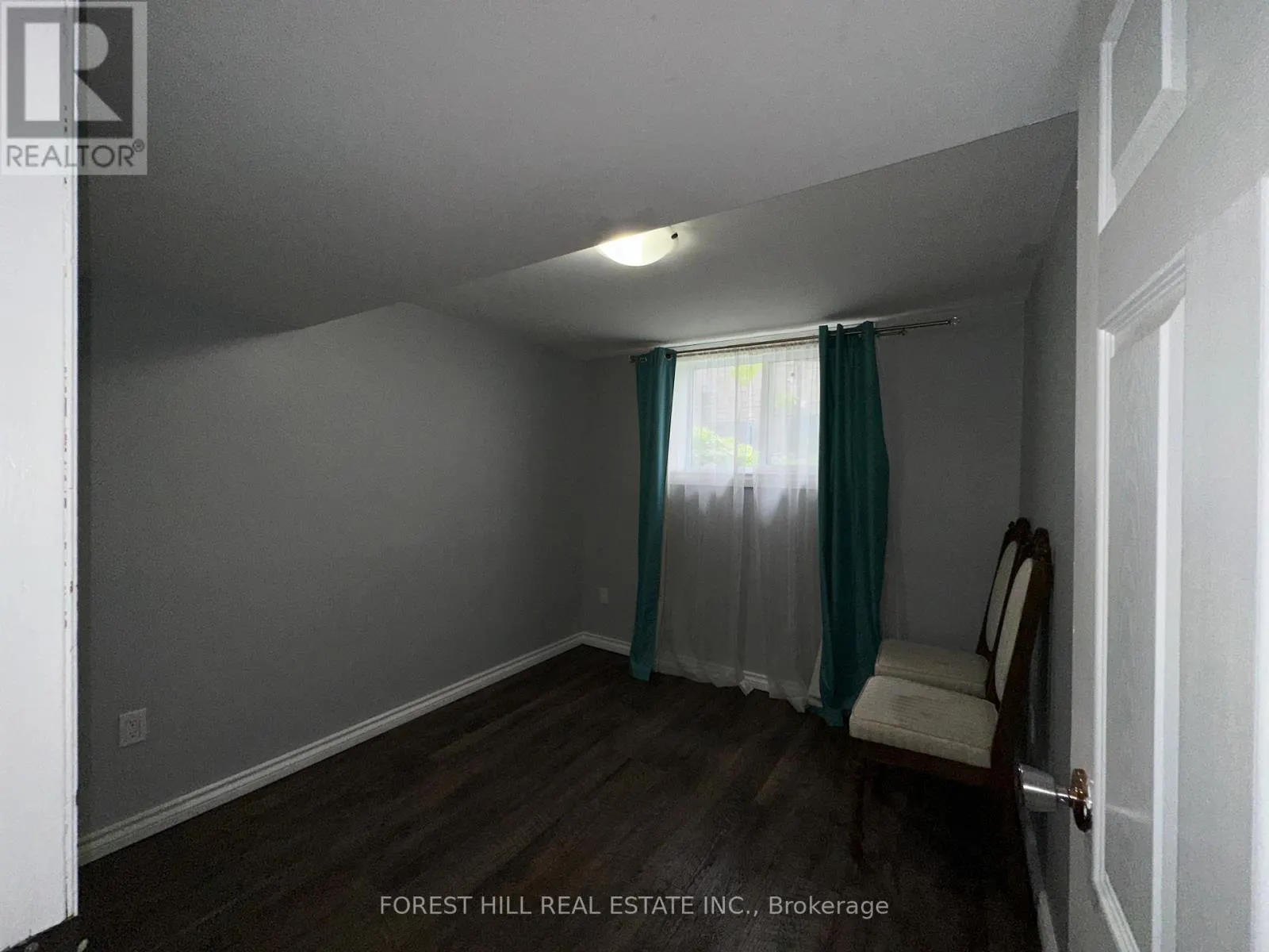 LOWER - 354 BRITANNIA AVENUE