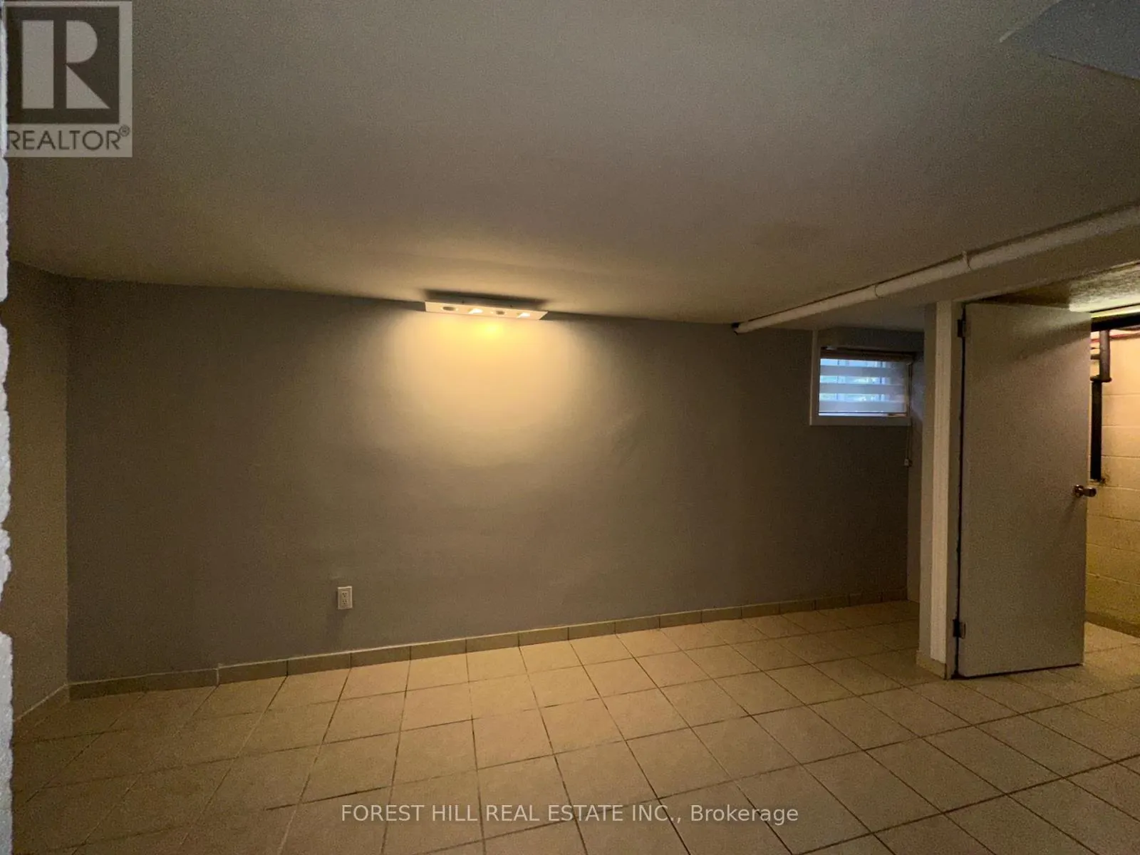 LOWER - 354 BRITANNIA AVENUE