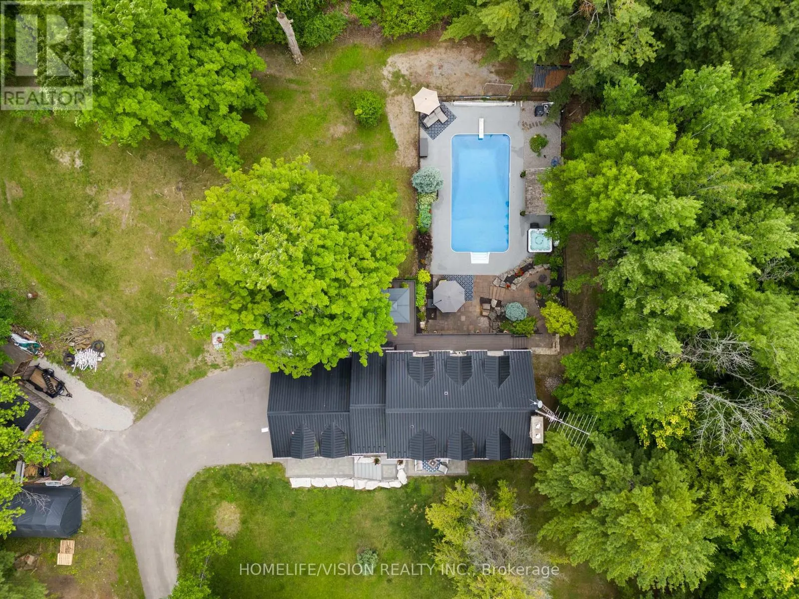 24 THE PINES LANE S