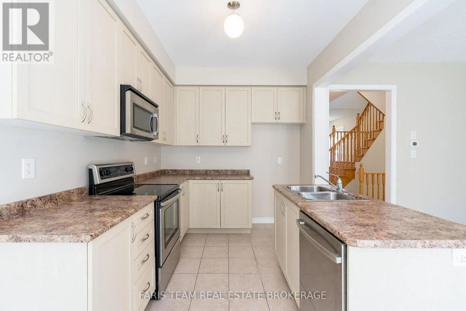 103 COLLIER CRESCENT